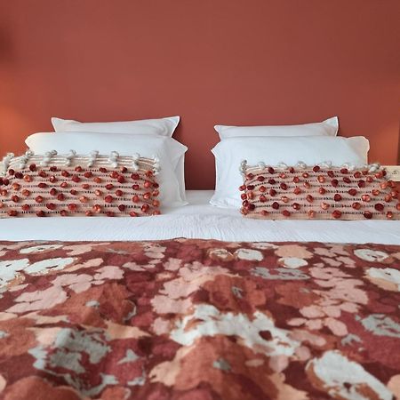Sous La Houlette, Suites, Piscine Interieure Et Sauna Villers-la-Ville Extérieur photo
