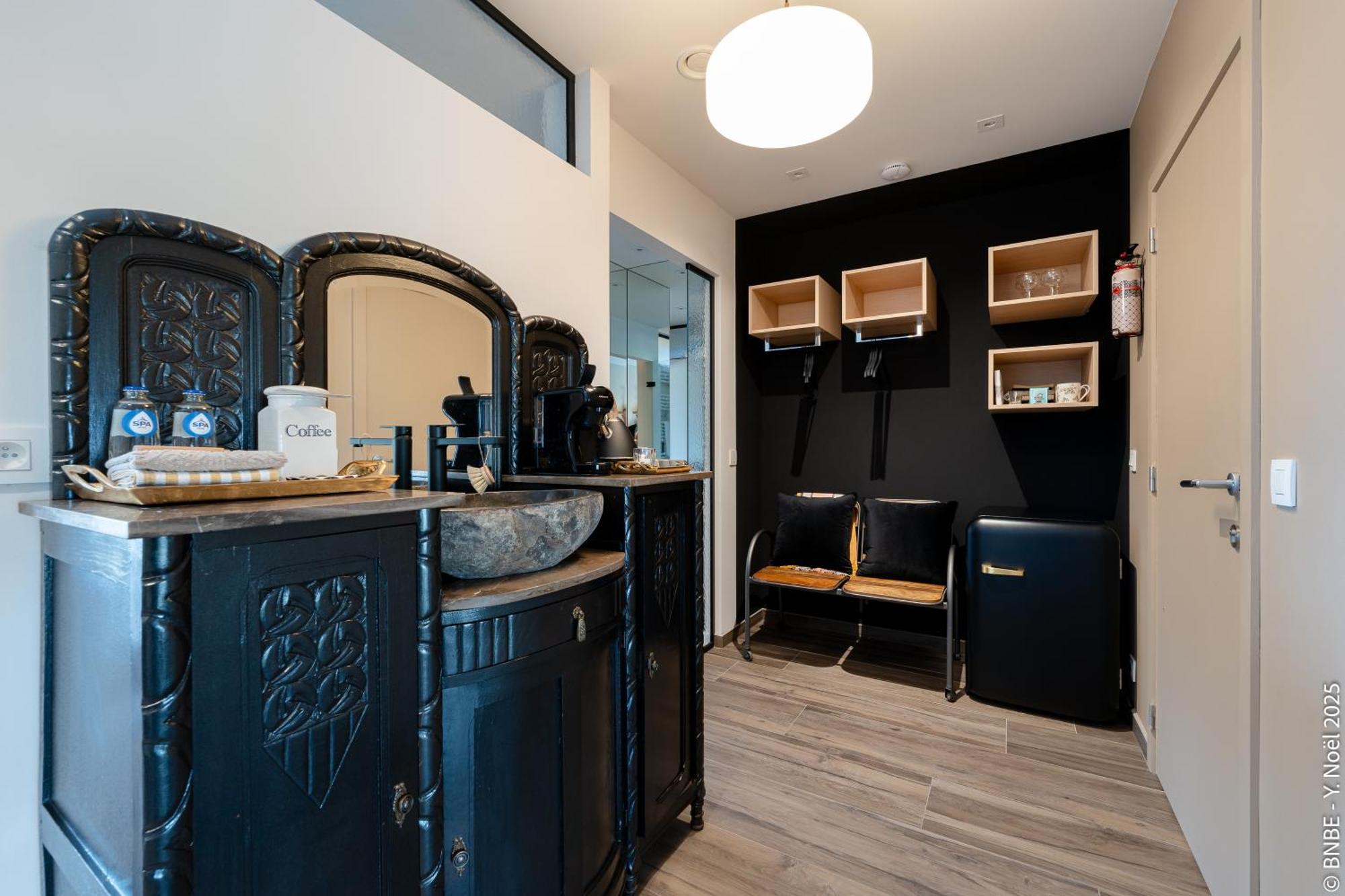 Sous La Houlette, Suites, Piscine Interieure Et Sauna Villers-la-Ville Extérieur photo